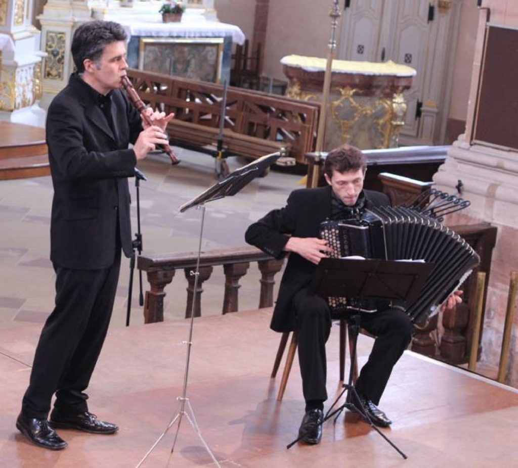 Marc Hervieux, flûte et Bogdan Nesterenko, accordéon jouent ensemble